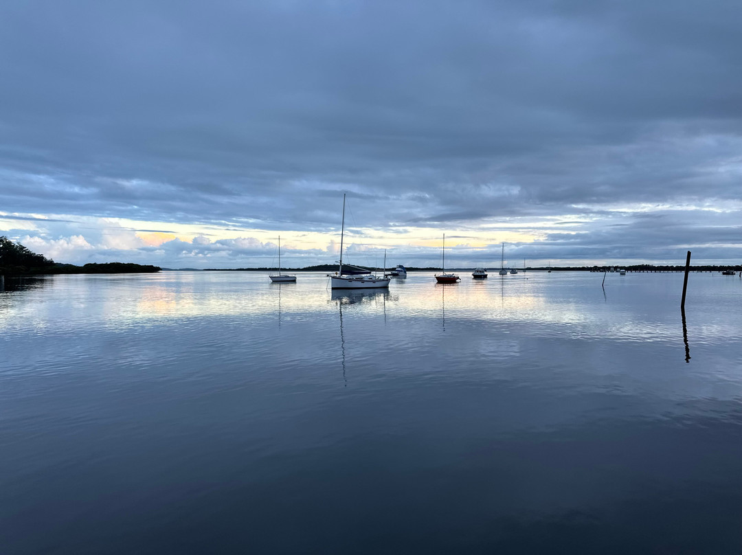 Riverside Motel主图