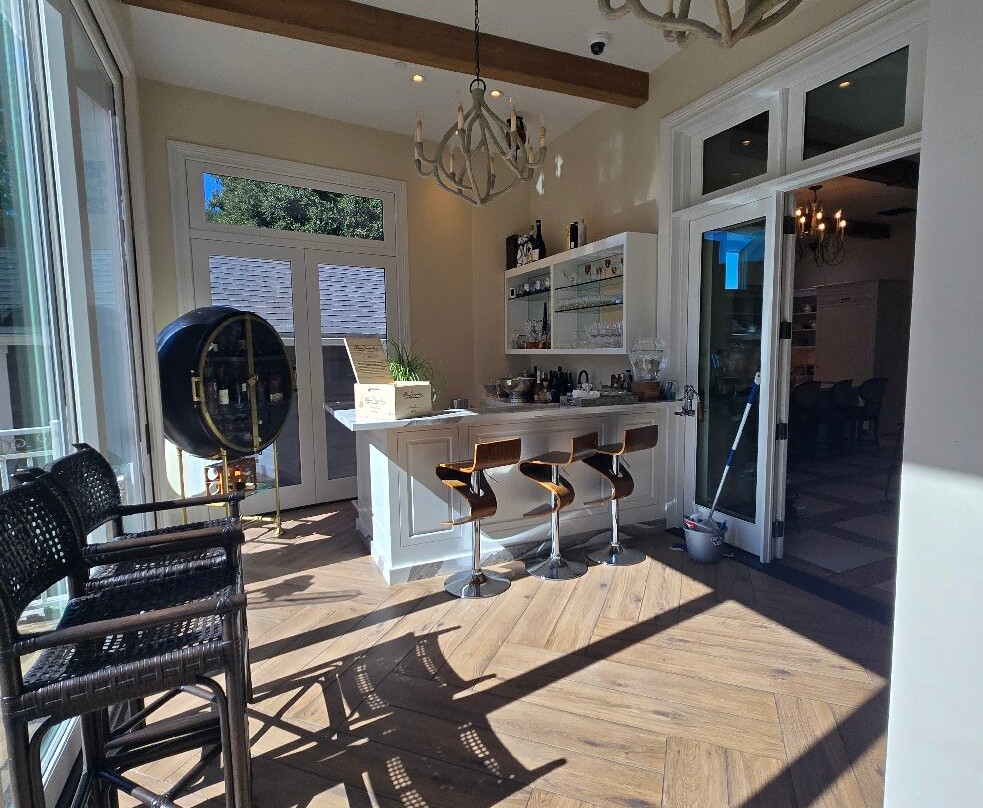 The McClelland House主图