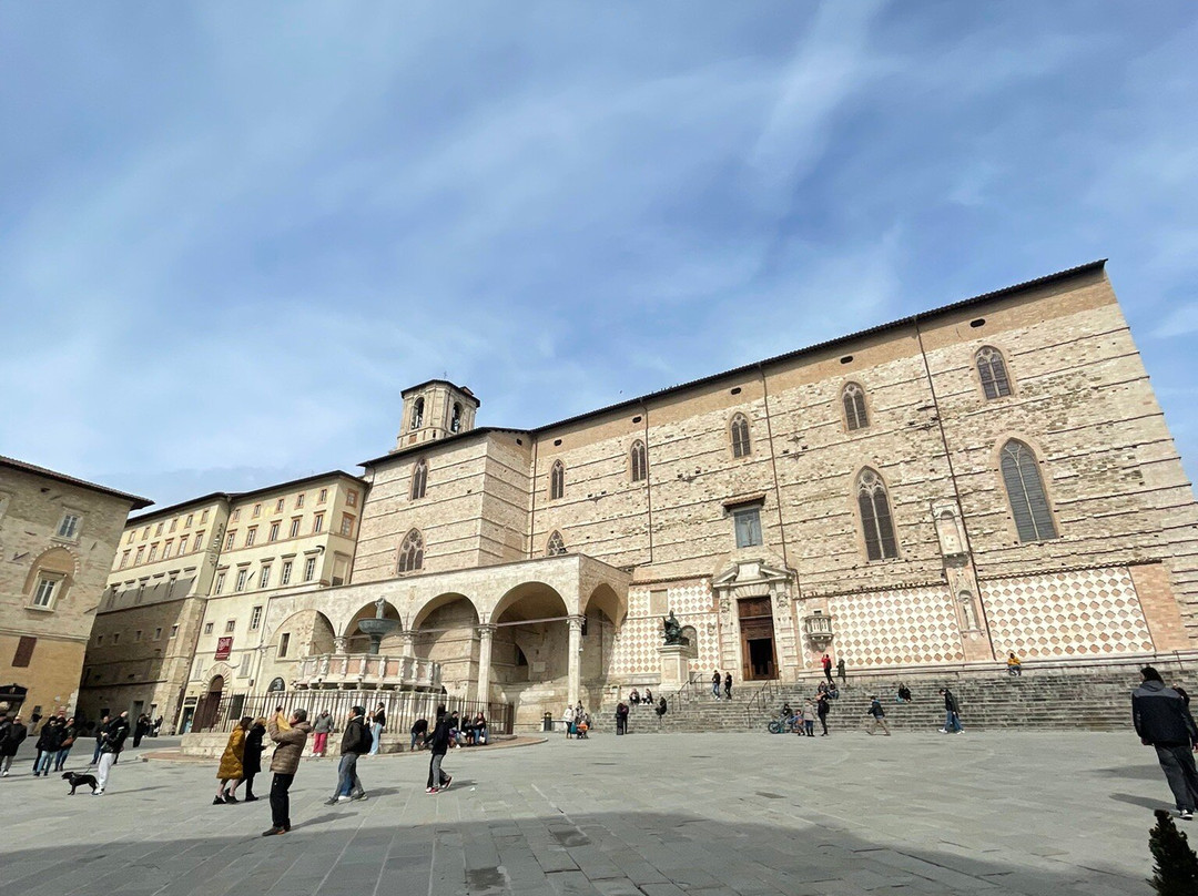 Piazza IV Novembre-佩鲁贾必去景点