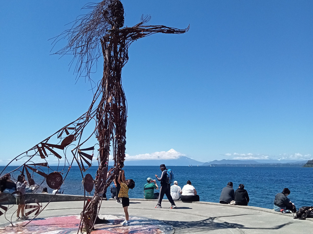 Escultura Licarayén-巴拉斯港必去景点