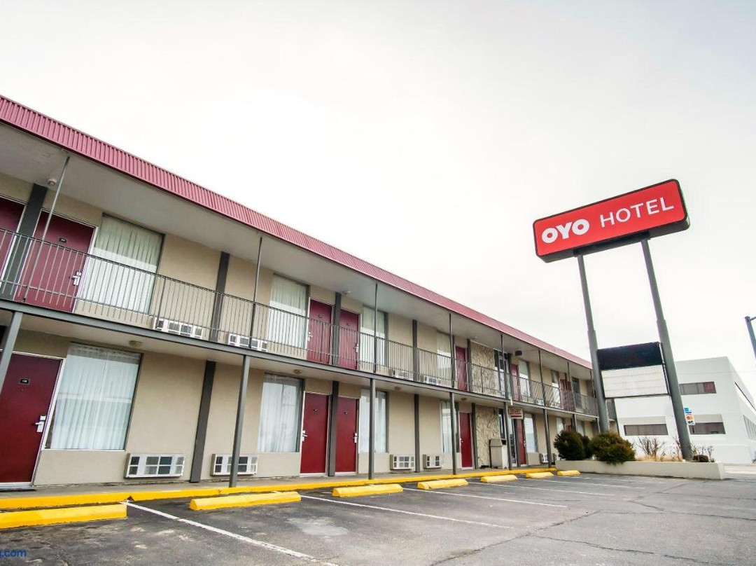 Budget Host Hutchinson