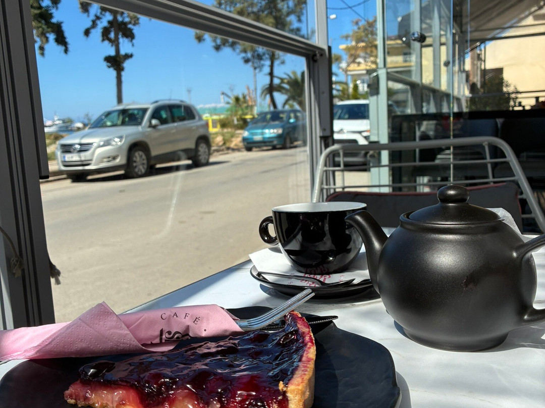 Le-dessert Cafe Patisserie