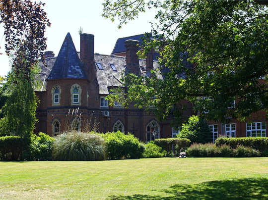 贝斯特韦斯特阿博特巴顿酒店主图