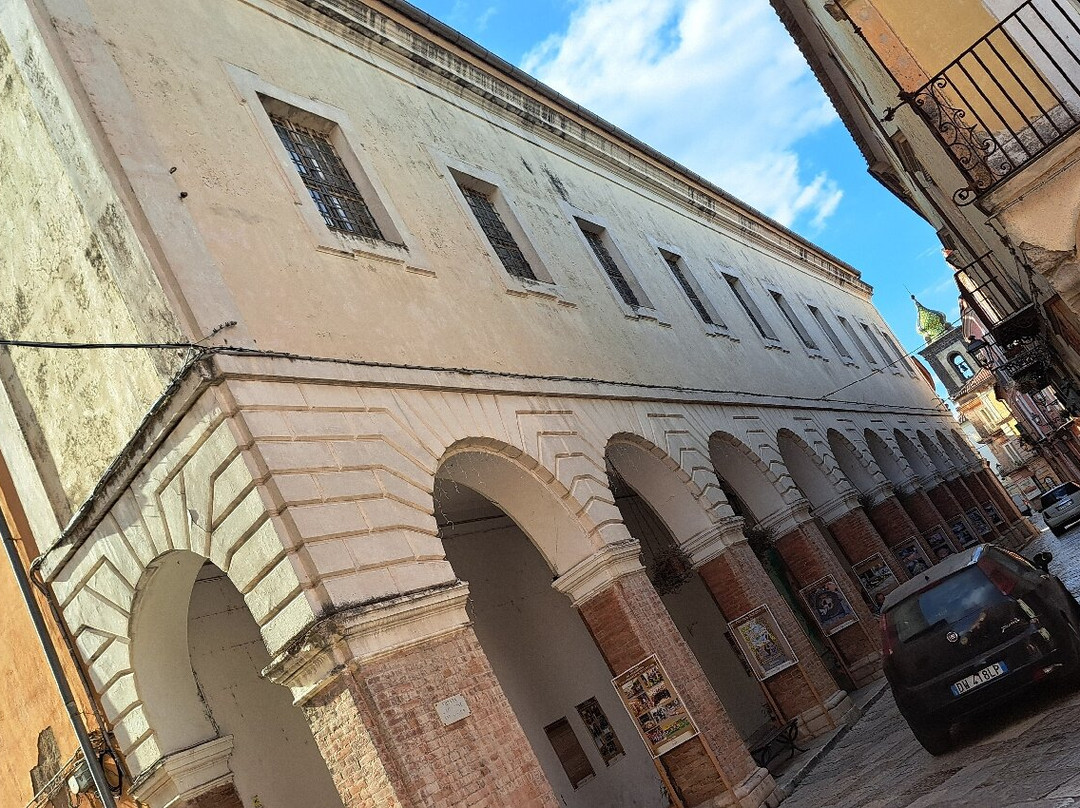 Chiesa di San Francesco-Sant'Agata de' Goti必去景点