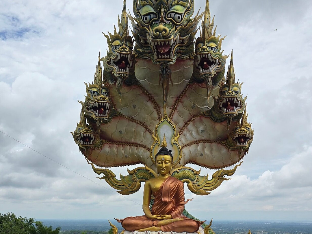 Wat Tham Pha Daen-沙功那空必去景点