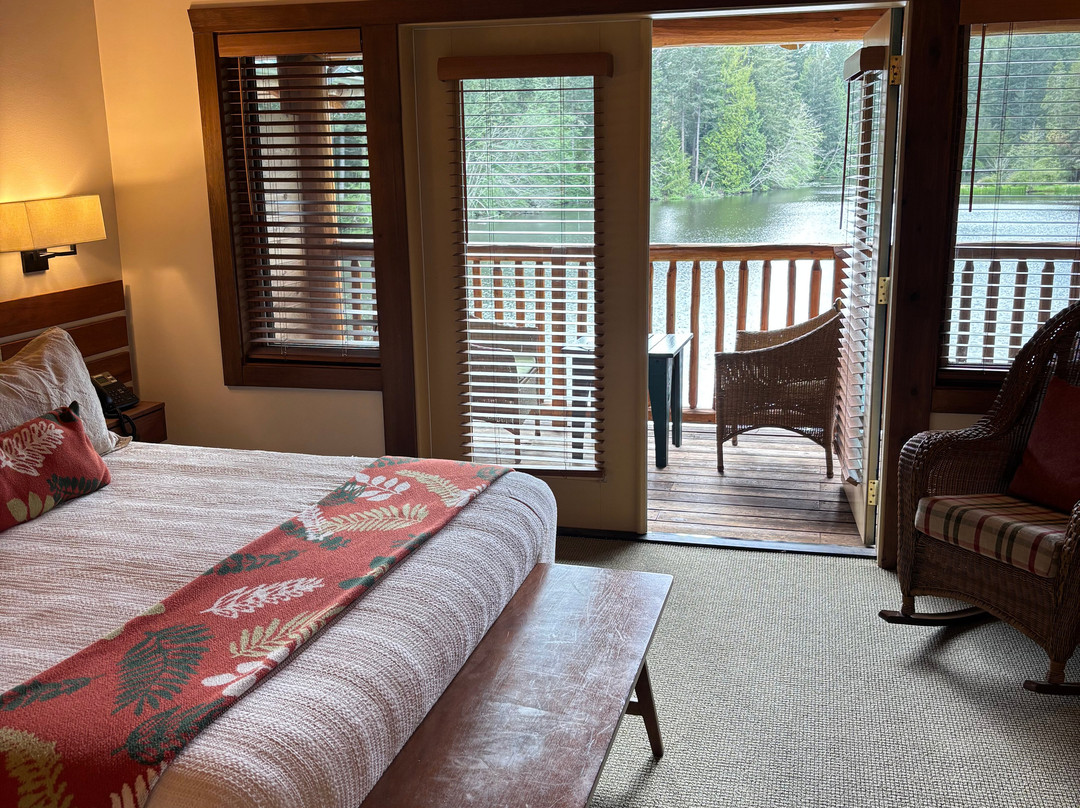 雷克戴尔三湖度假酒店主图