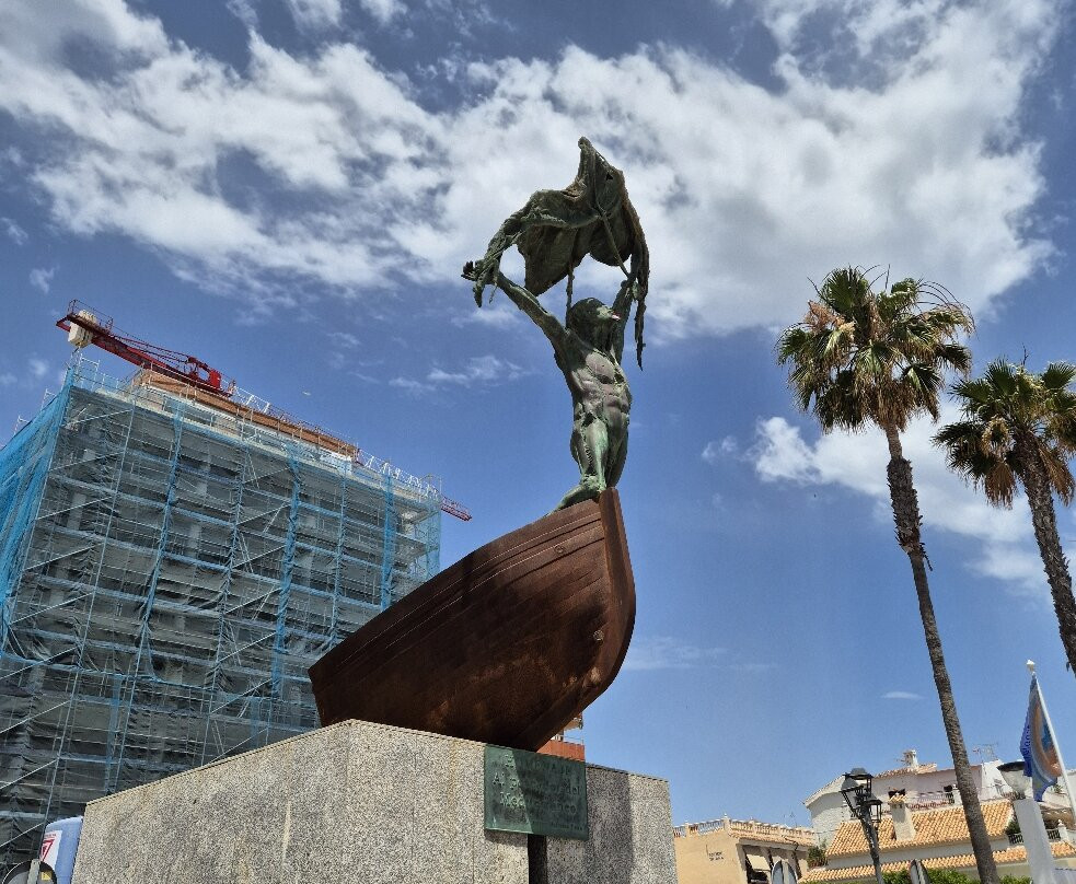 Plaza Del Remo-托雷莫里诺斯必去景点