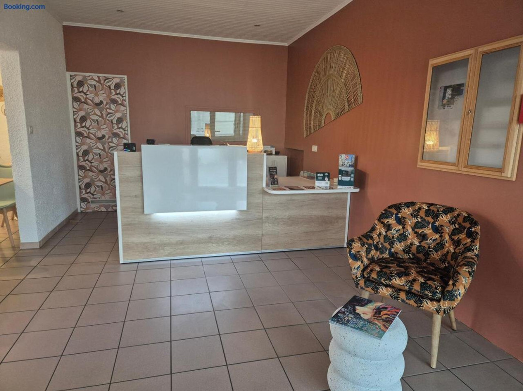 Commequiers酒店住宿-沙朗斯涛特尔酒店