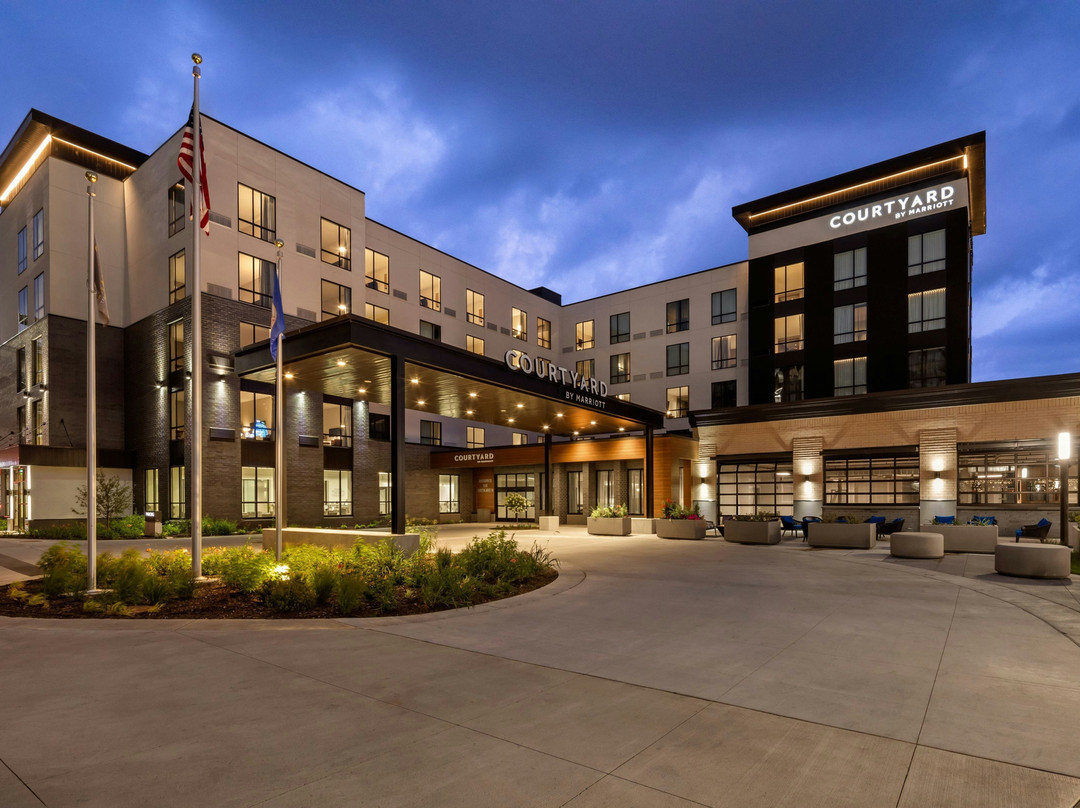 Courtyard by Marriott St. Paul Downtown