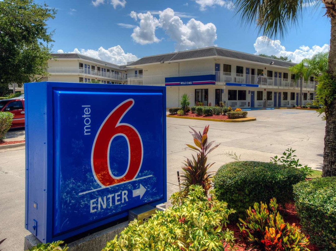 Motel 6 Bradenton