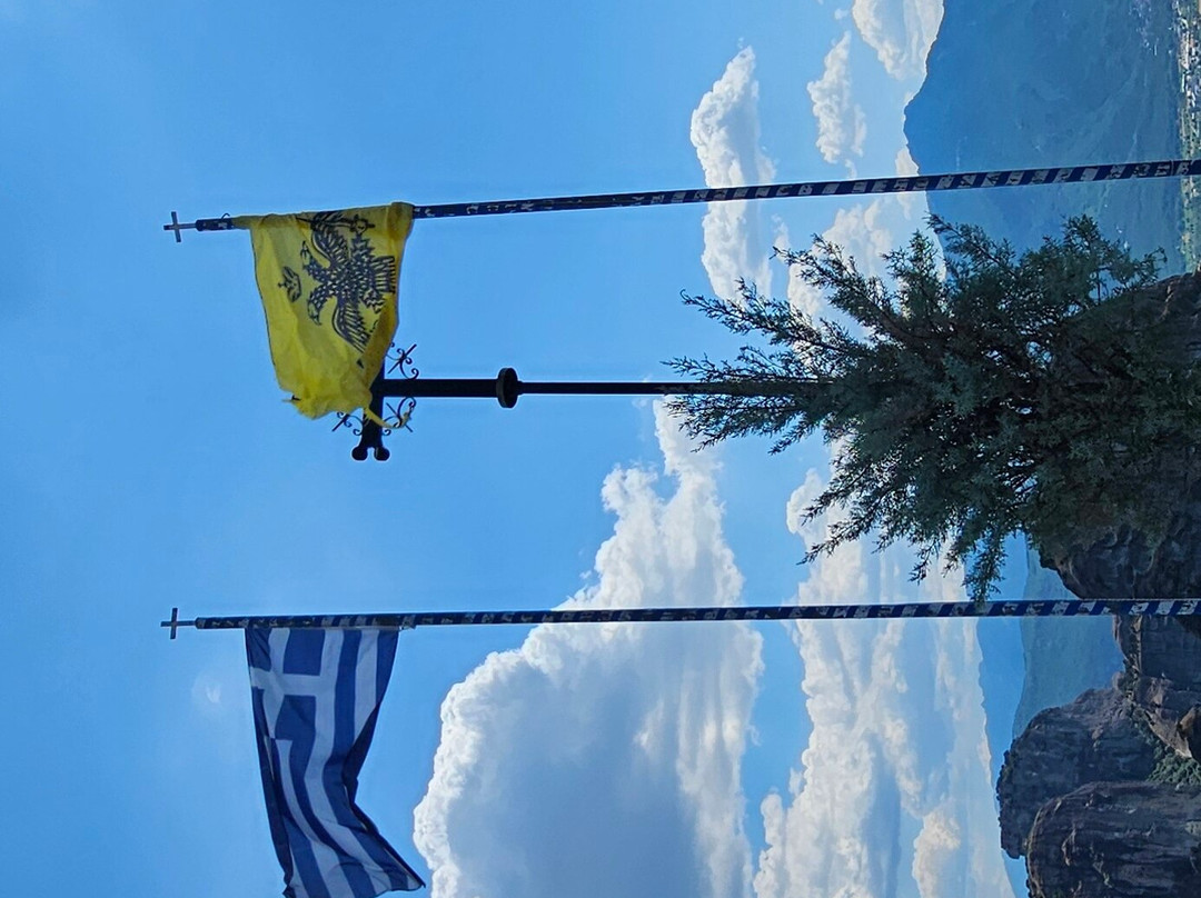 Meteora Thrones - Travel & Tourism Center-卡兰巴卡必去景点