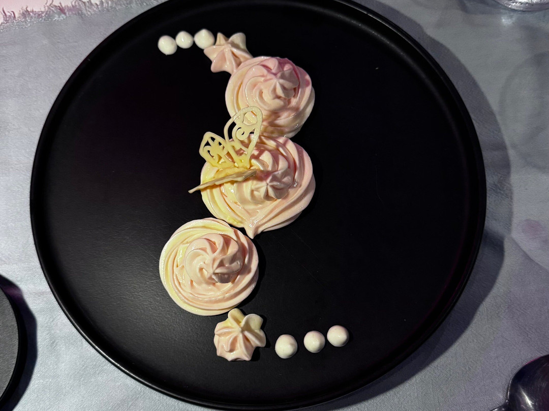 Voyage Charters-托土拉必去景点