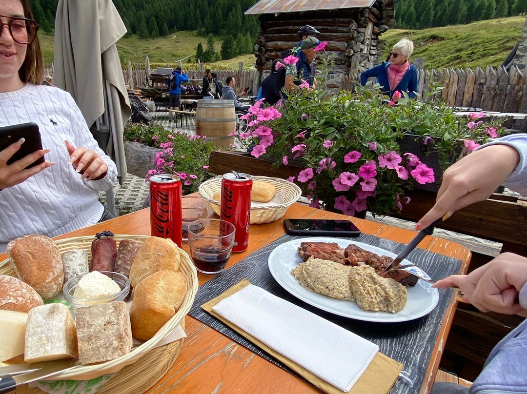 Cascata della Val Nera-利维尼奥必去景点