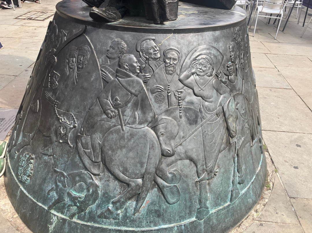 Statue of Geoffrey Chaucer-坎特伯雷必去景点