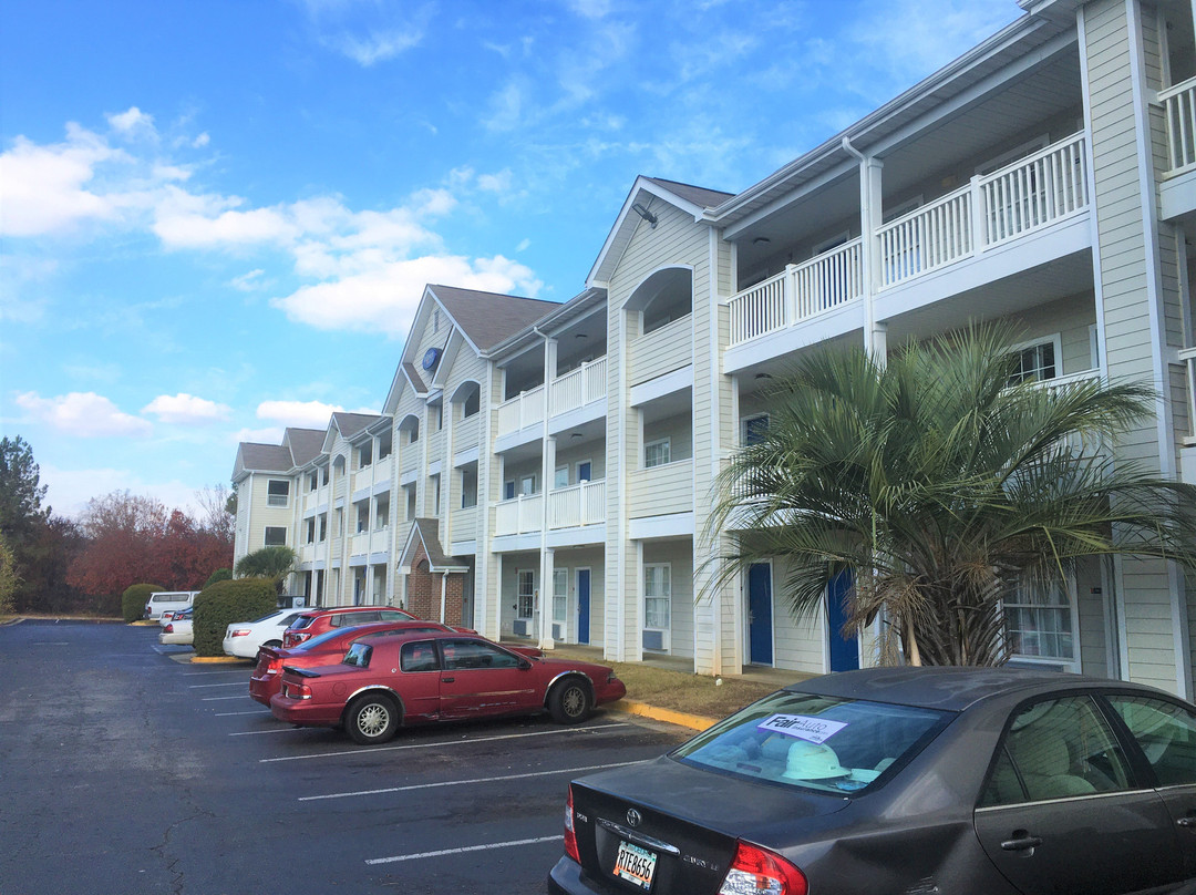 Cochran酒店住宿-InTown Suites Warner Robins