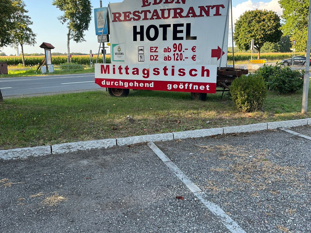 兰德宫伊登酒店主图