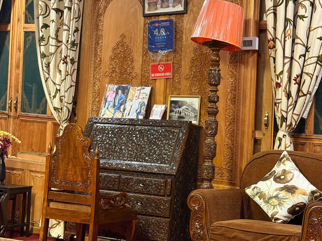 Prince of Kashmir Luxury Houseboat主图