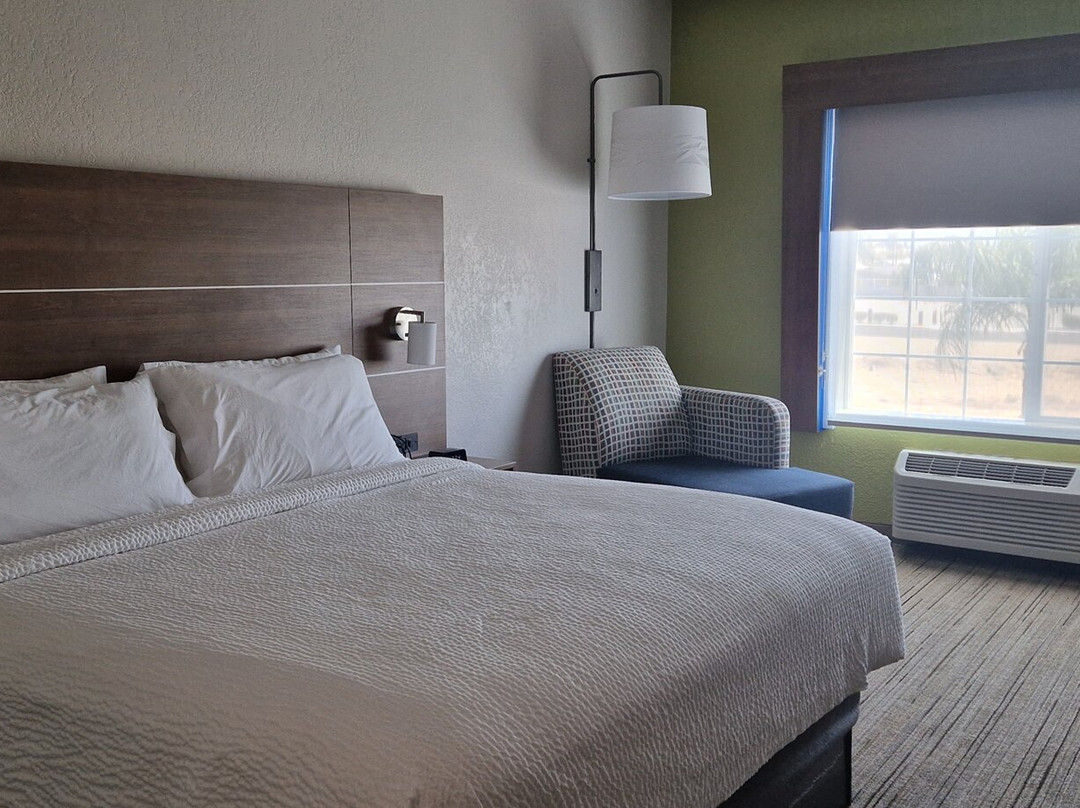 Holiday Inn Express Delano Hwy 99 by IHG主图