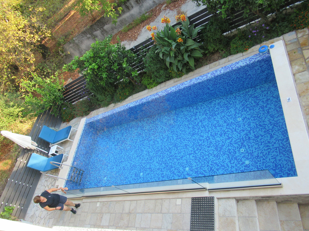 Zisis Suites
