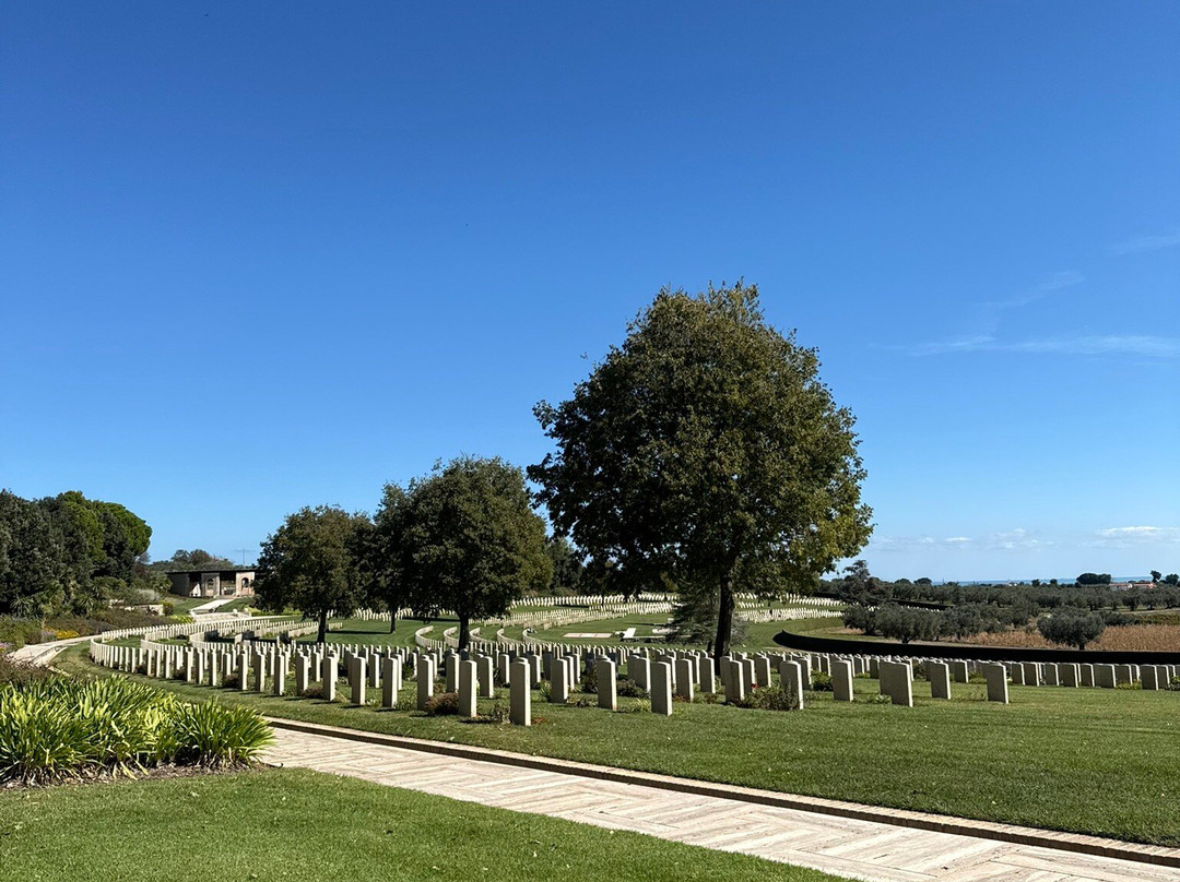 Sangro River War Cemetery-Torino di Sangro必去景点