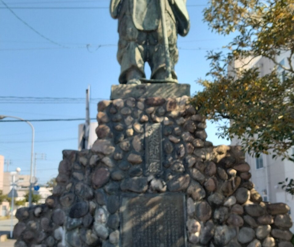 Sannen Netaro Statue-山阳小野田市必去景点