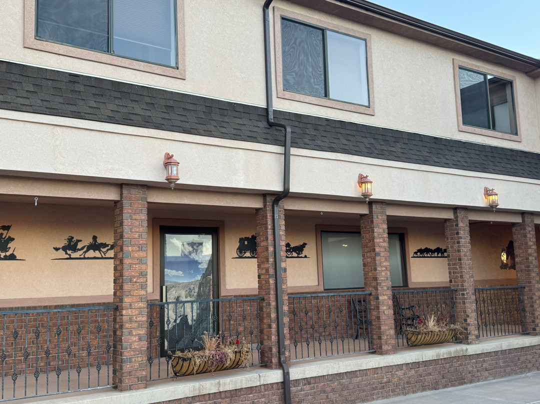 The Snuggle Inn主图