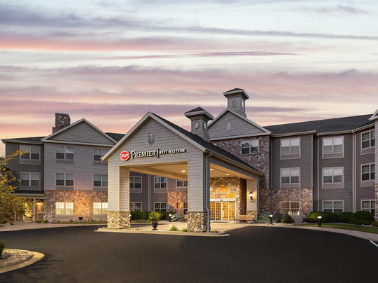 Menasha酒店住宿-Best Western Premier Bridgewood Resort Hotel