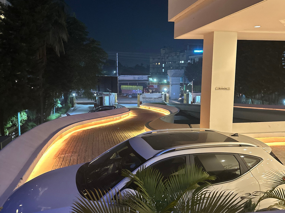 Royal Sarovar Portico主图