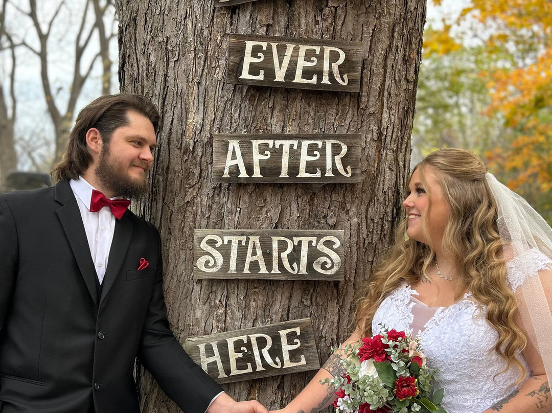 Elope Niagara's Little Log Wedding Chapel-Stevensville必去景点