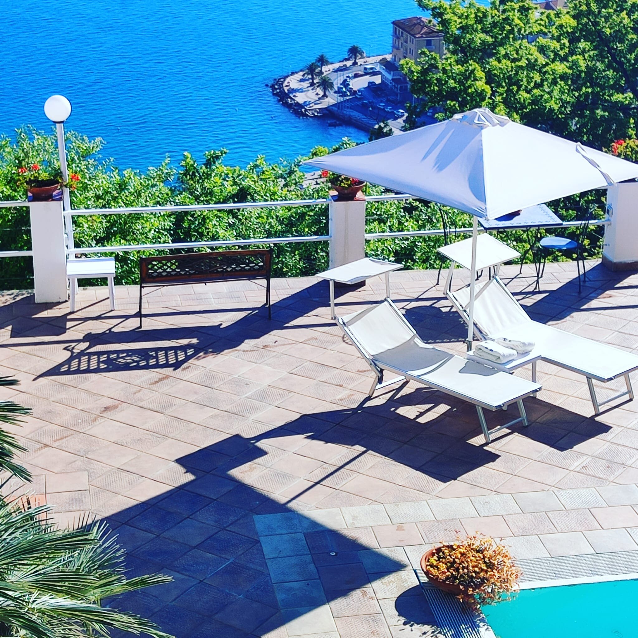 Hotel Vittoria-泳池