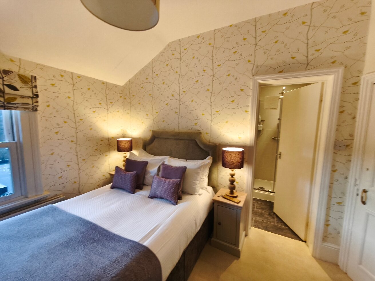 雷文斯通旅馆-官方