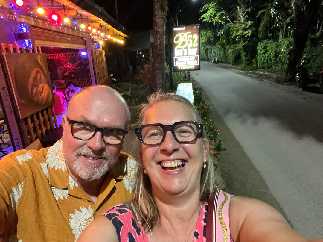 B52 Joe's Bar Bangsak-Bang Muang必去景点