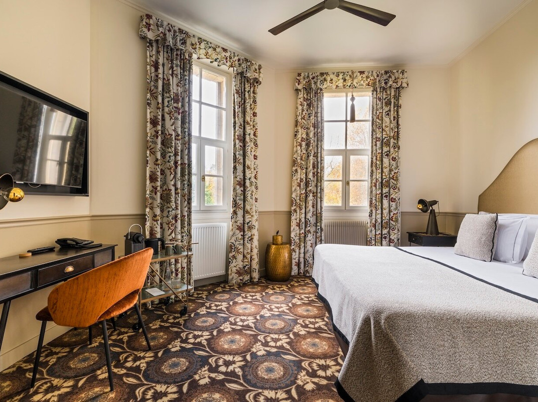 Château Jeanne & The Forest主图