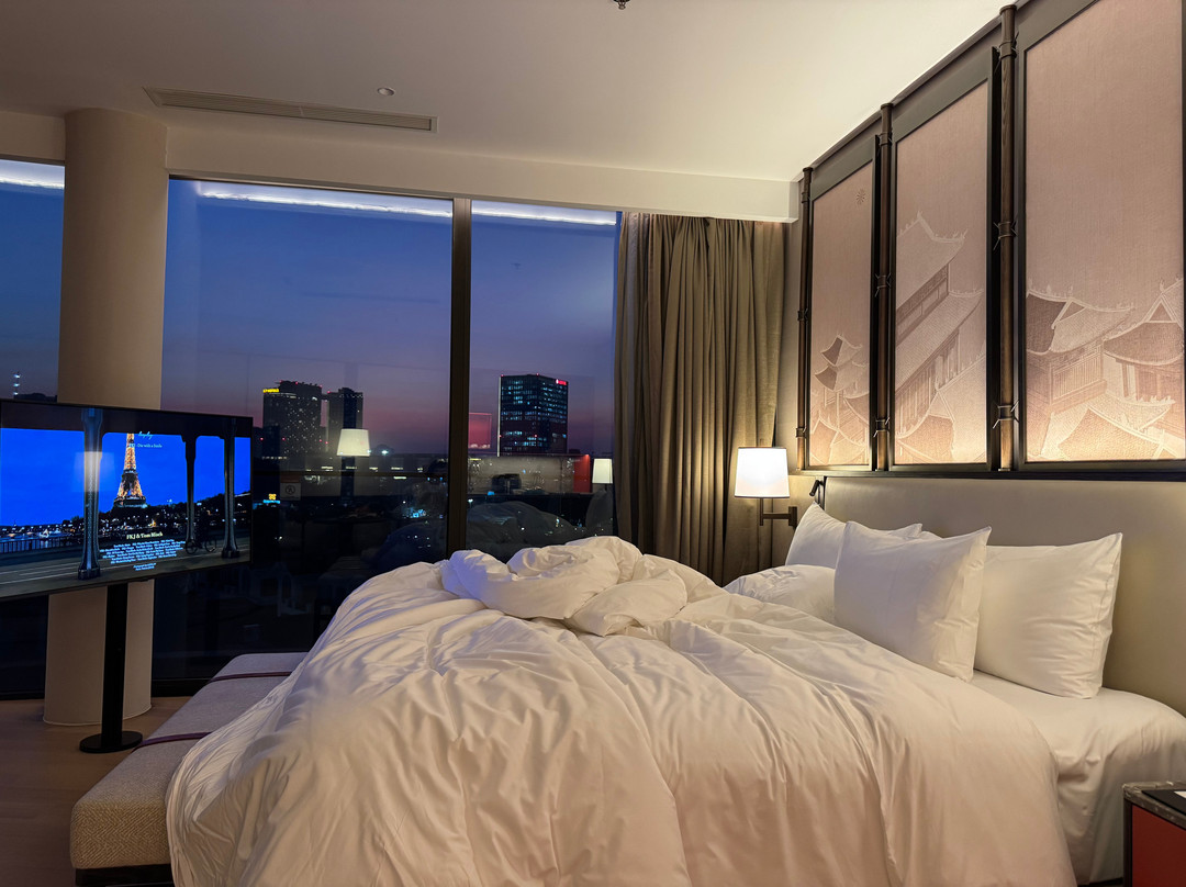 Dusit Le Palais Tu Hoa Hanoi