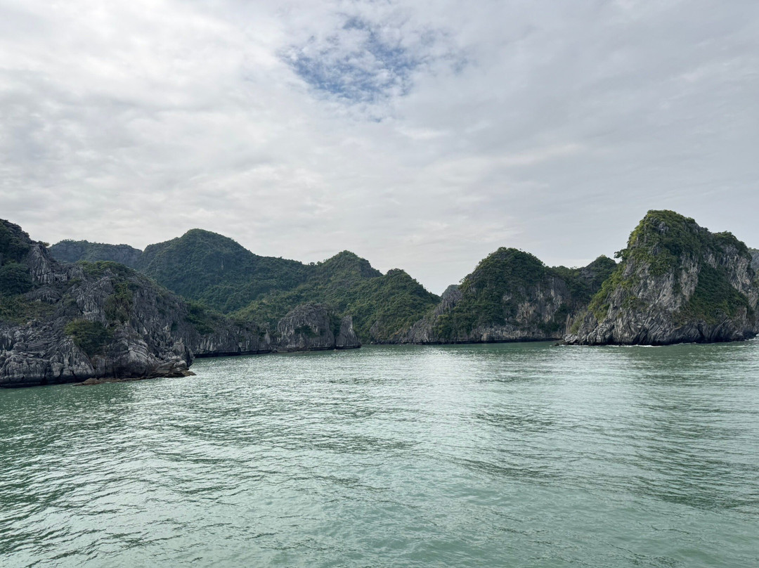 Serenity Cruises-河内必去景点