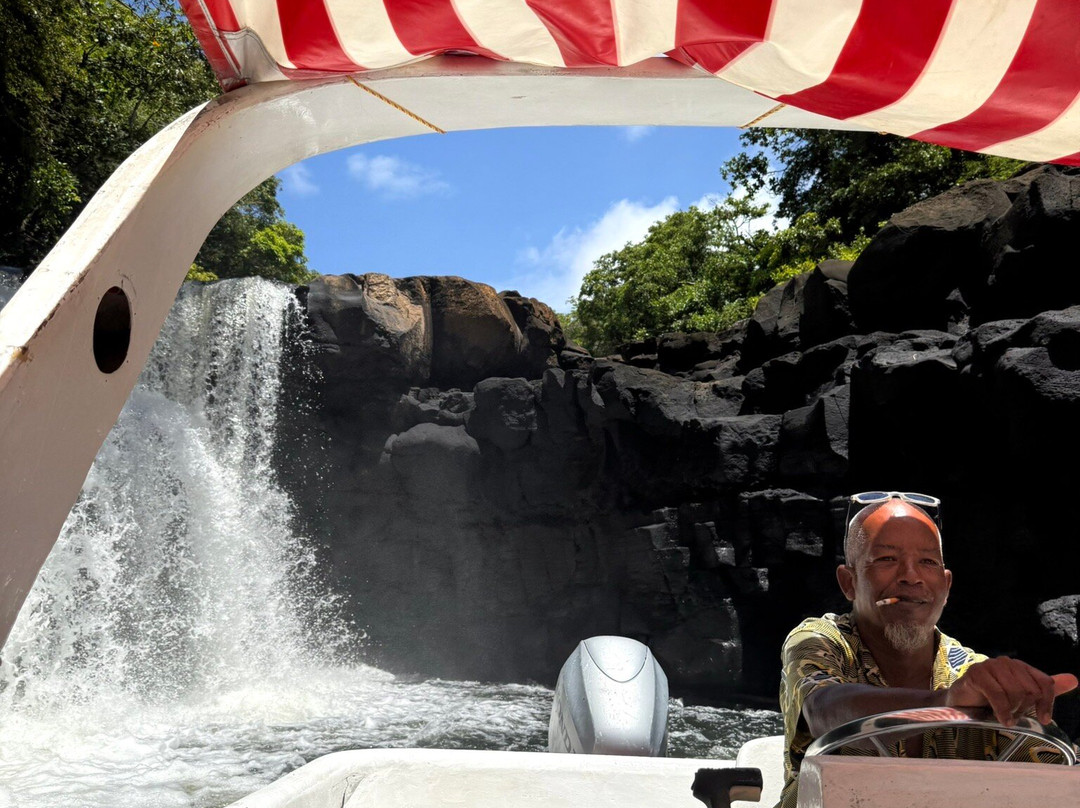 Croisières Australes-大湾必去景点
