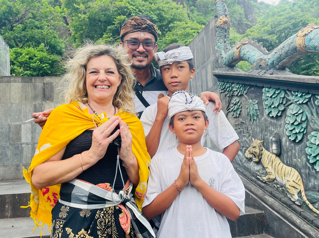 Guide Francais BALI ( Yanik FBALI)-乌布必去景点