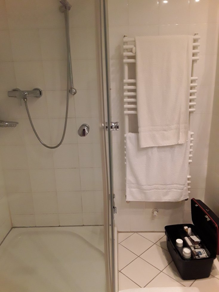 埃姆爱尔杰尔酒店-浴室