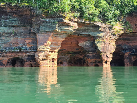 Meyers Beach Sea Caves-Bayfield必去景点