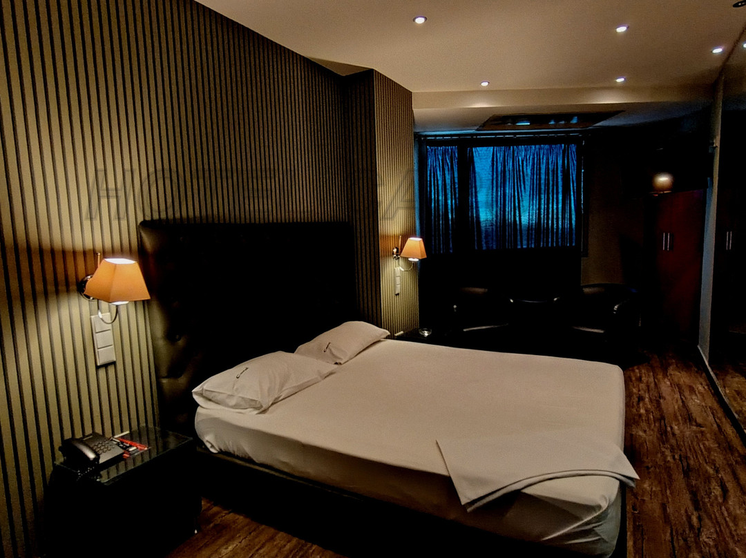 卡罗尔酒店主图