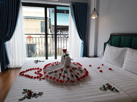 Maya Central Hotel & Spa