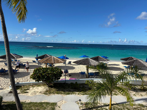 梭奥海湾别墅酒店主图