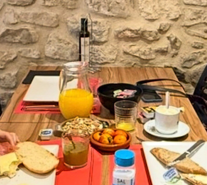 塞尔韦拉大学青年旅舍主图