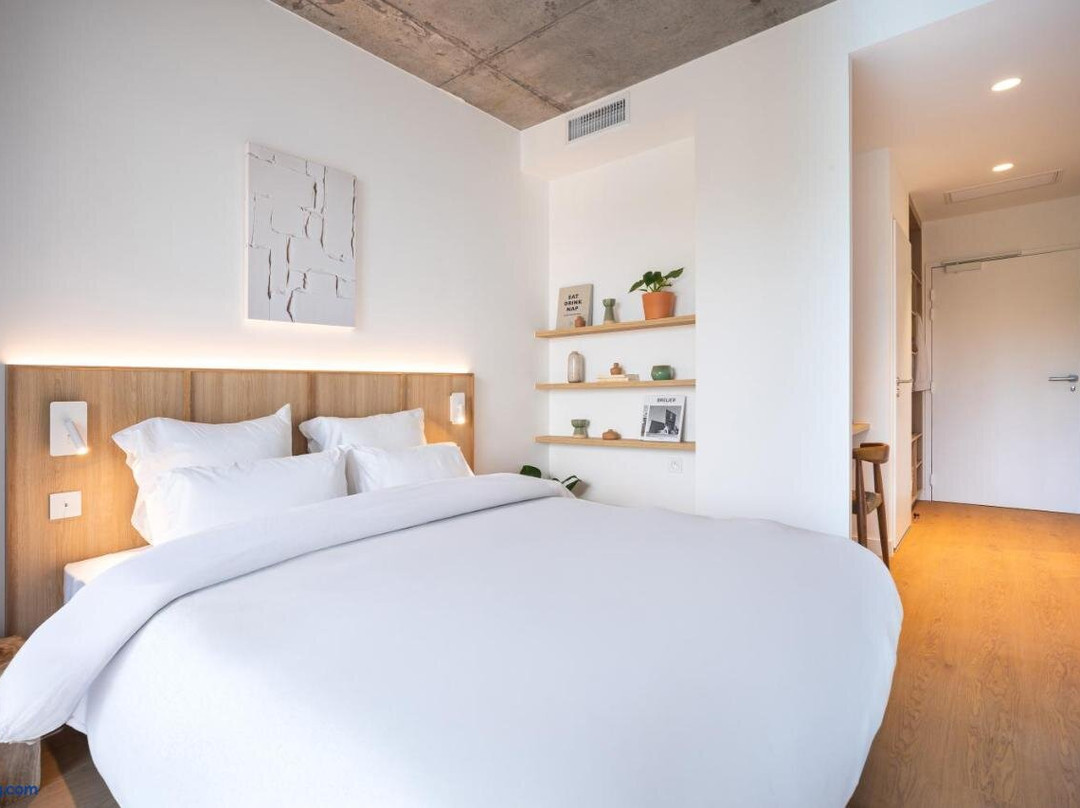 BABEL COMMUNITY Hotel Saint-Quentin-en-Yvelines Gare