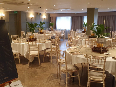 阿伯丁棕榈庭院酒店主图