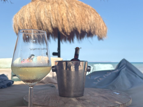 Zouni Beach Club-艾高娜必去景点