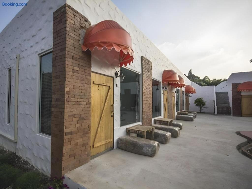 Monoko Porploen Resort Suanphung