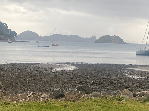 Karaka Bay Lodge主图