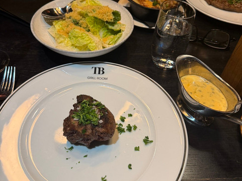 萨勒恩斯阿尔卑斯山酒店主图