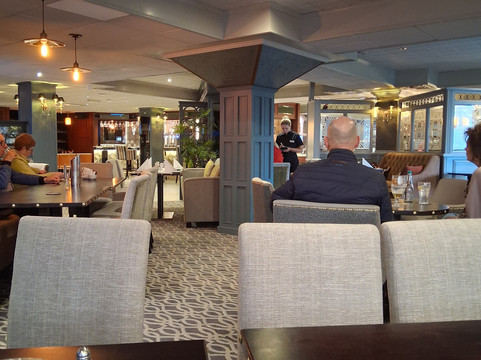 格伦纳云别墅酒店主图